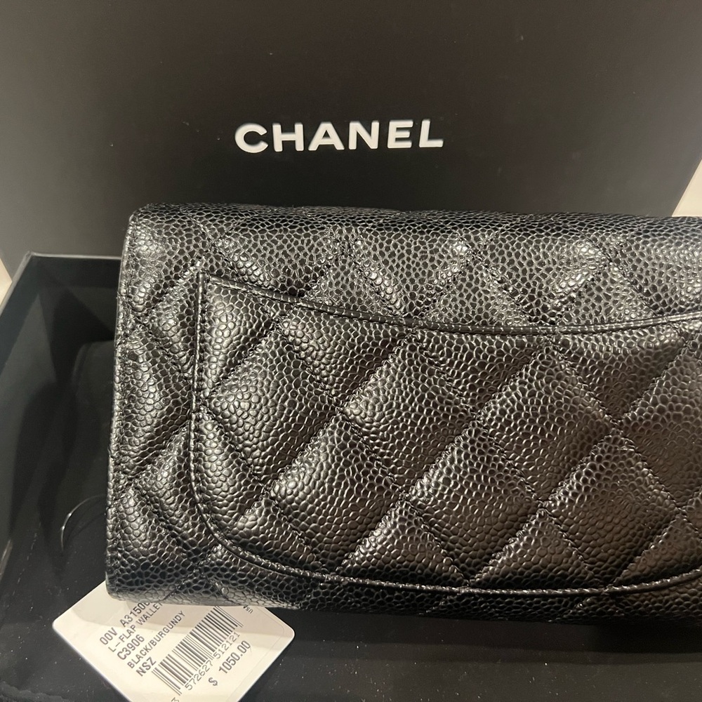 CHANEL Black Caviar Quilted Wallet - Picture 2 of 6